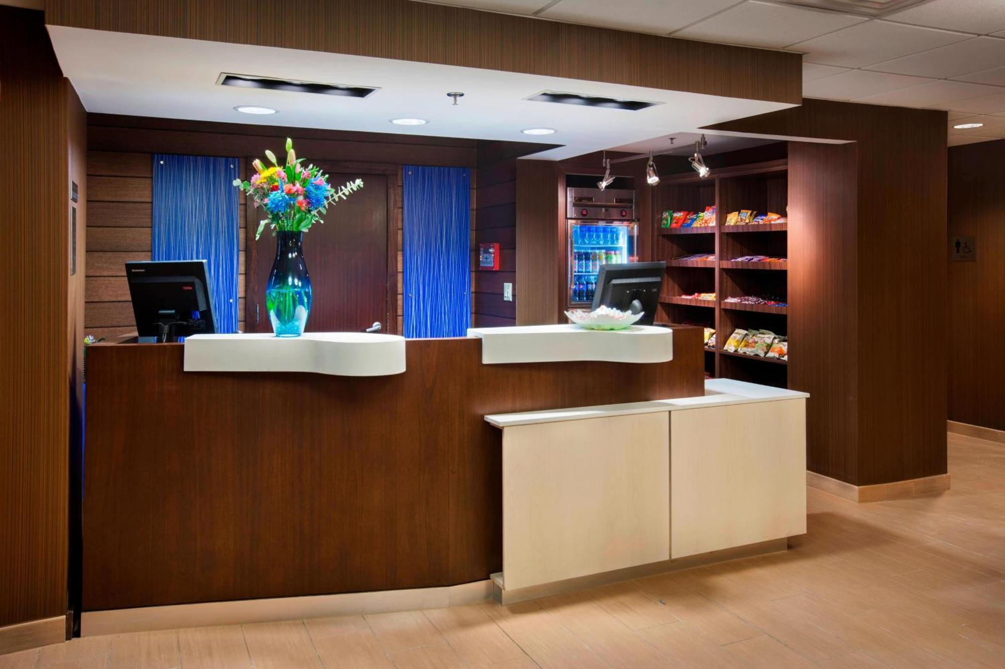 Fairfield Inn By Marriott East Rutherford Meadowlands Bagian luar foto