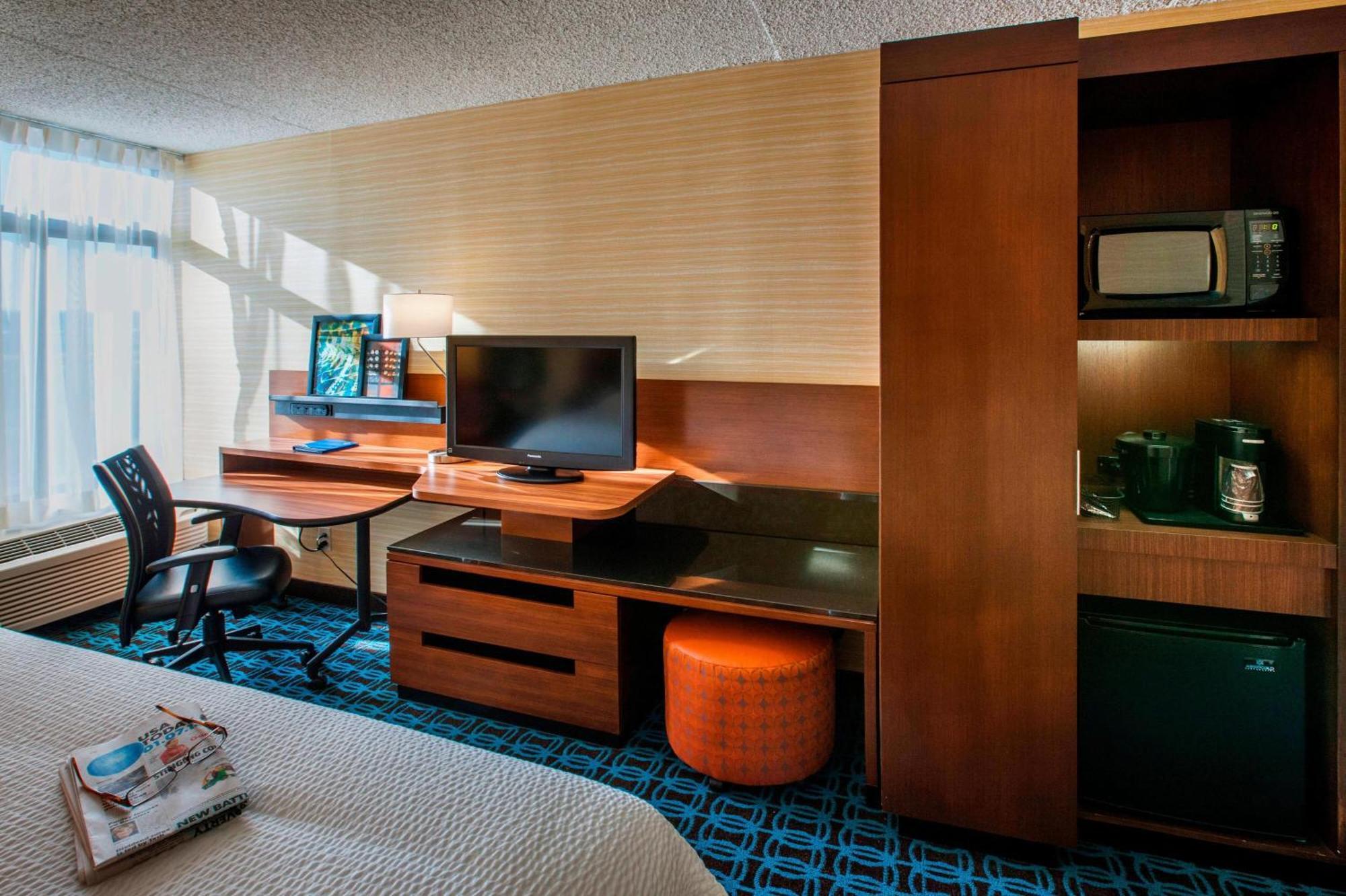 Fairfield Inn By Marriott East Rutherford Meadowlands Bagian luar foto