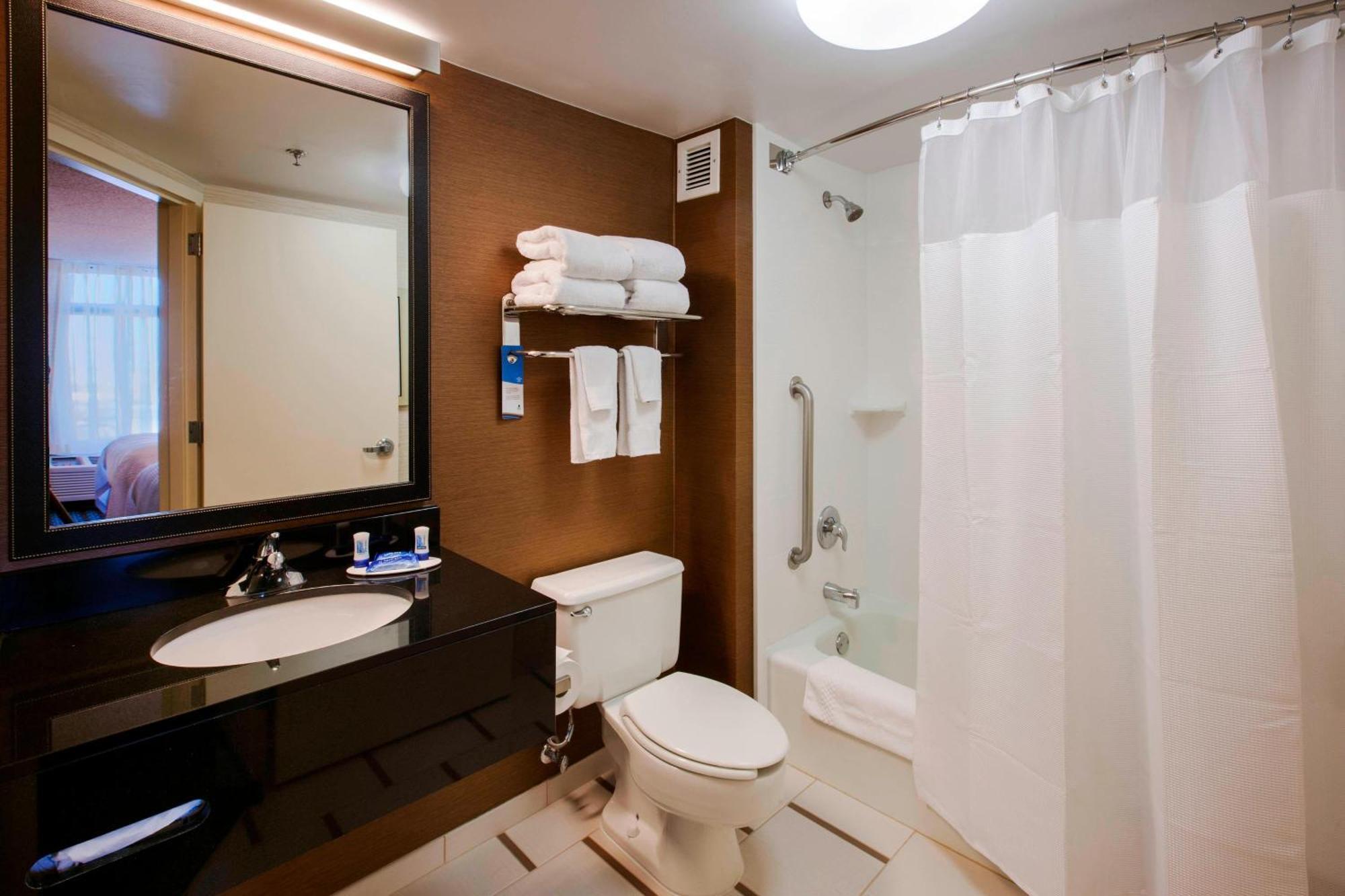 Fairfield Inn By Marriott East Rutherford Meadowlands Bagian luar foto