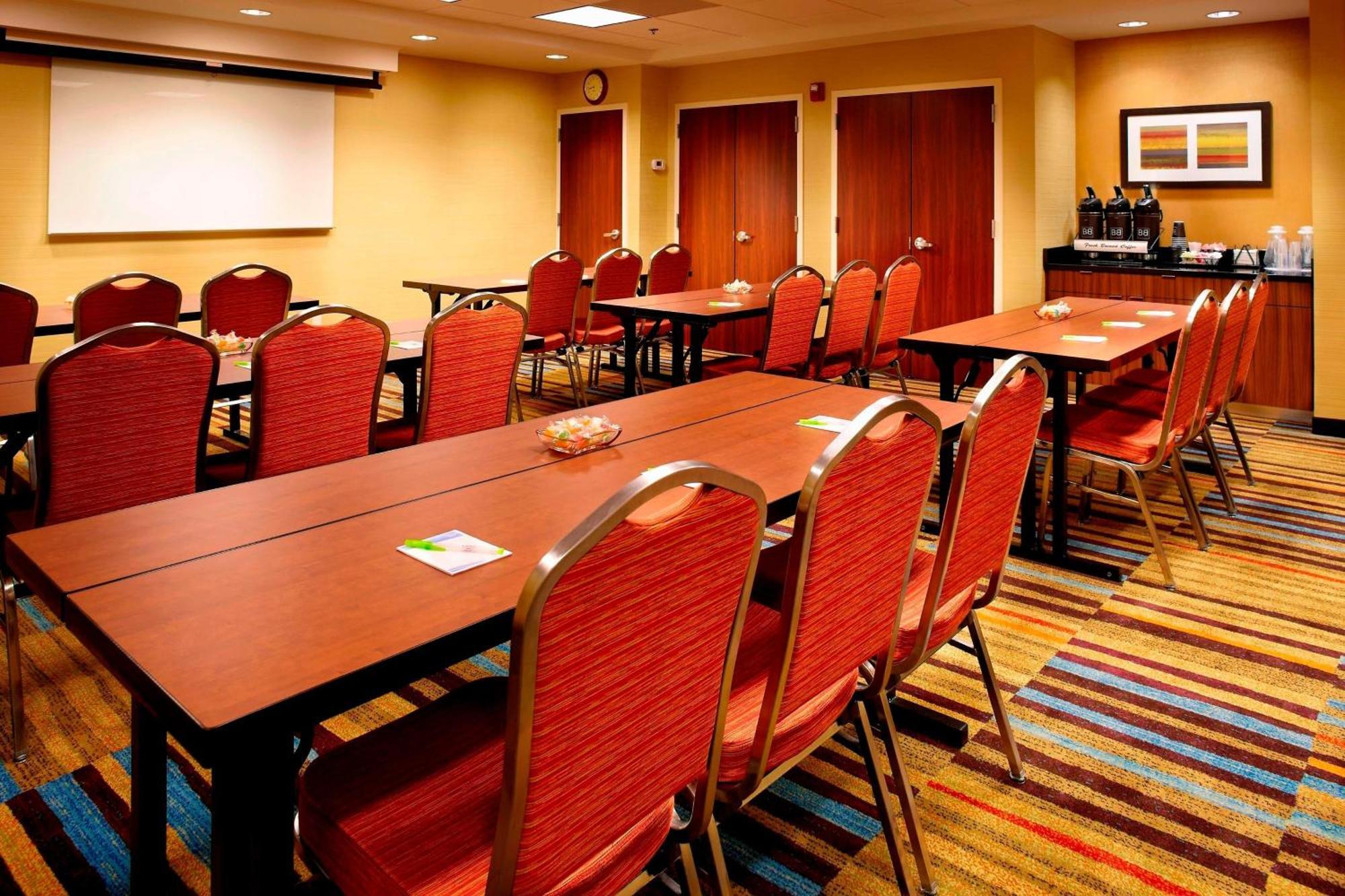 Fairfield Inn By Marriott East Rutherford Meadowlands Bagian luar foto