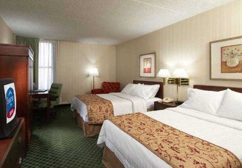 Fairfield Inn By Marriott East Rutherford Meadowlands Bagian luar foto